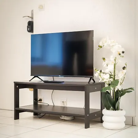 Le Carnot Garden Apartman *